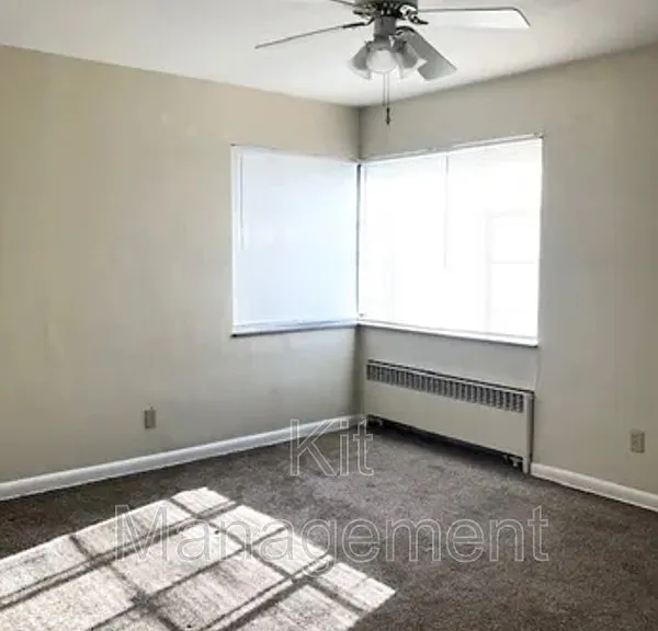 2535 W Bancroft St — Photo 5