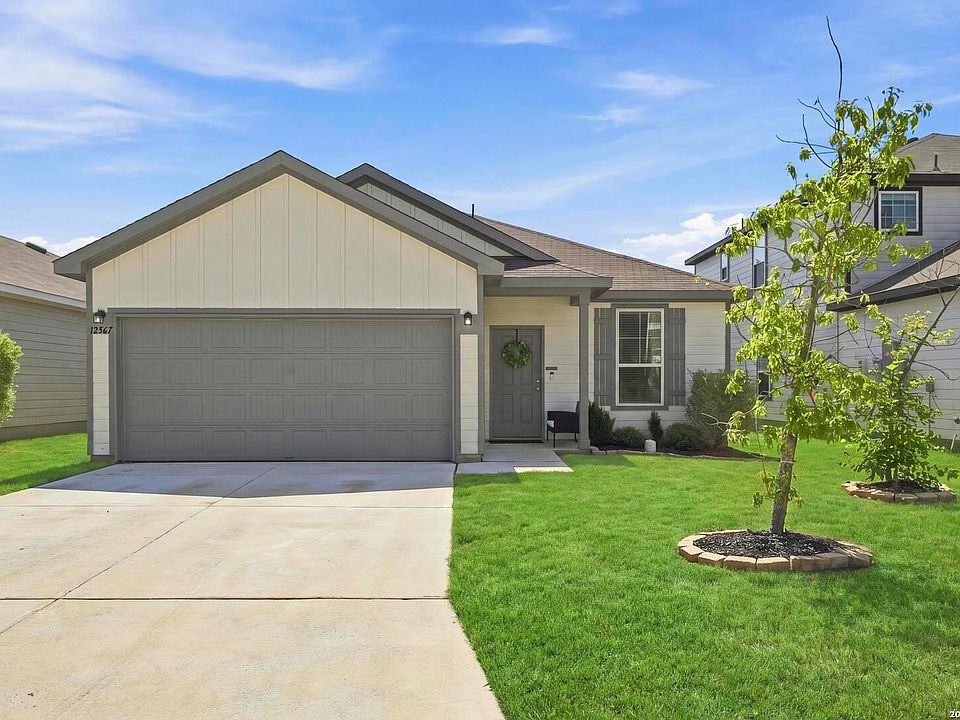 1st image of 13367 Sendero Roble