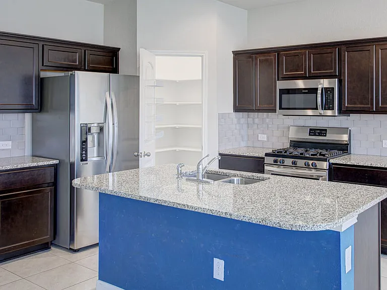 6705 Loretta White Ln — Photo 24