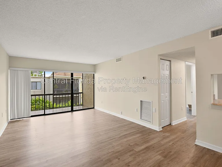 3282 S Semoran Blvd #22 — Photo 4