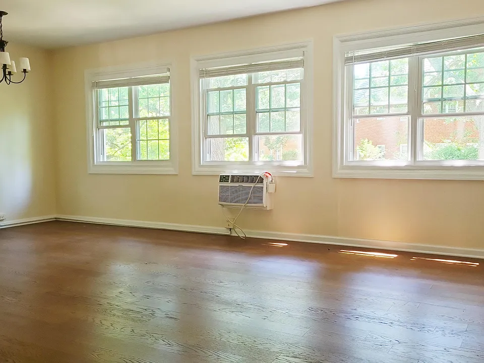 1622 Ripon Pl