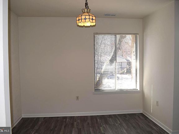 3rd image of 10566 Twin Rivers Rd Unit F-1