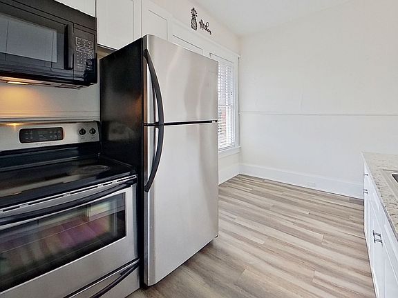 5th image of 907 Copeland St