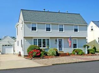246 W 13th St, Ship Bottom, NJ 08008