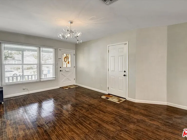 6200 Jamieson Ave — Photo 7
