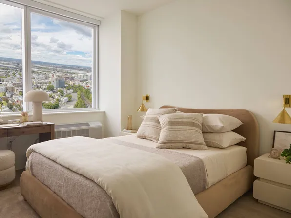 36 Journal Square image 3 of 6