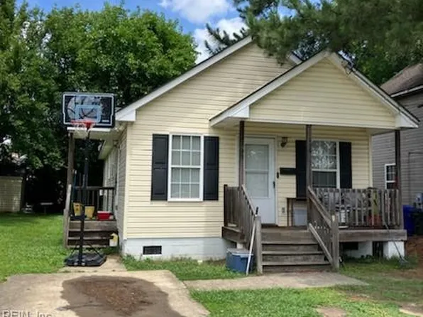 204 Woodrow Ave, Suffolk, VA 23434