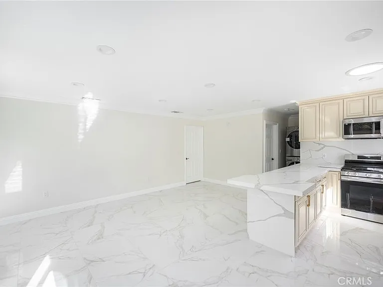 592 South St #A — Photo 6