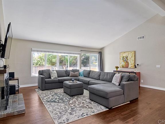 3rd image of 867 Mimosa Ave