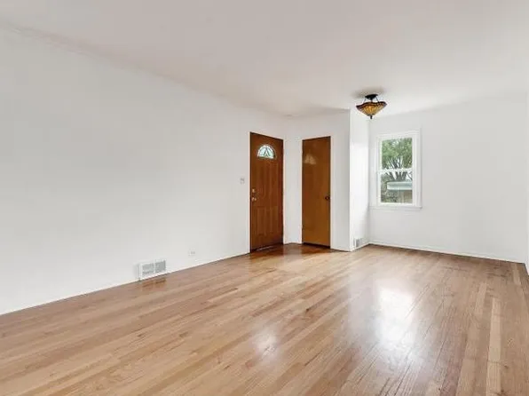 (undisclosed Address), Lombard, IL 60148