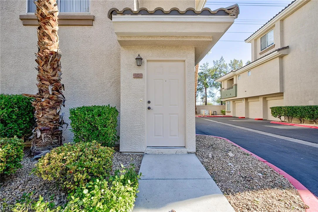 2 bed, 2.0 bath, 1278 sqft, $2,250 — Photo 4