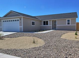 551 Country Hollow Dr, Fernley, NV 89408