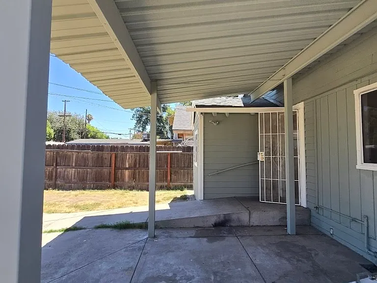 3145 E Iowa Ave — Photo 13