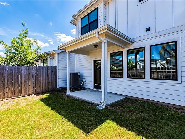 496 Fieldwood Dr #B — Photo 25