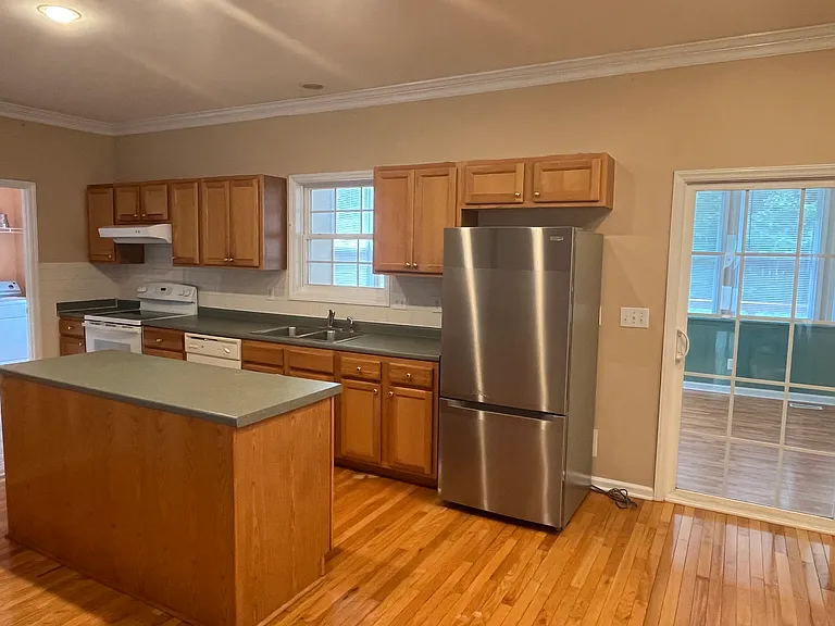 106 Christine Ct — Photo 6