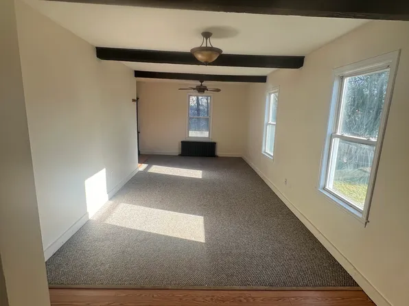 15 Park St APT B, Lisbon, ME 04250