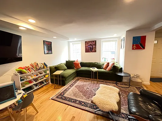 Rented by Realty Collective | media 2