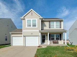 5753 Sable Ridge Dr, Kentwood, MI 49508