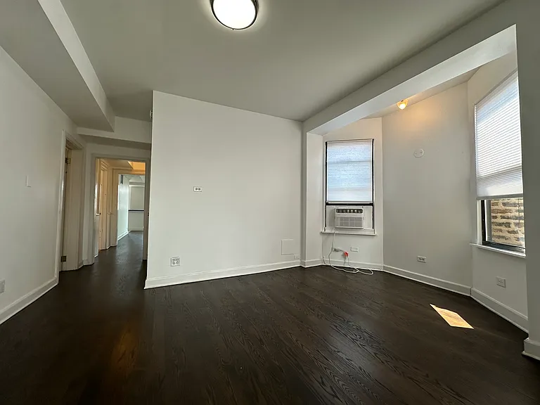 607 N Noble St #4 — Photo 10