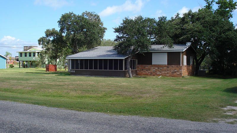 1st image of 352 Club Oak Ln