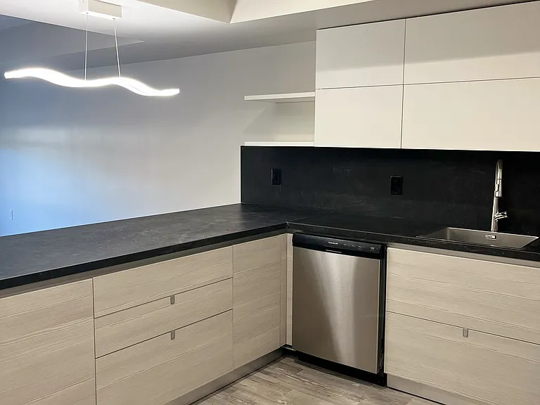 316 Shrewsbury St #4W — Photo 5