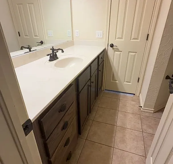10100 Shadowview Dr — Photo 8