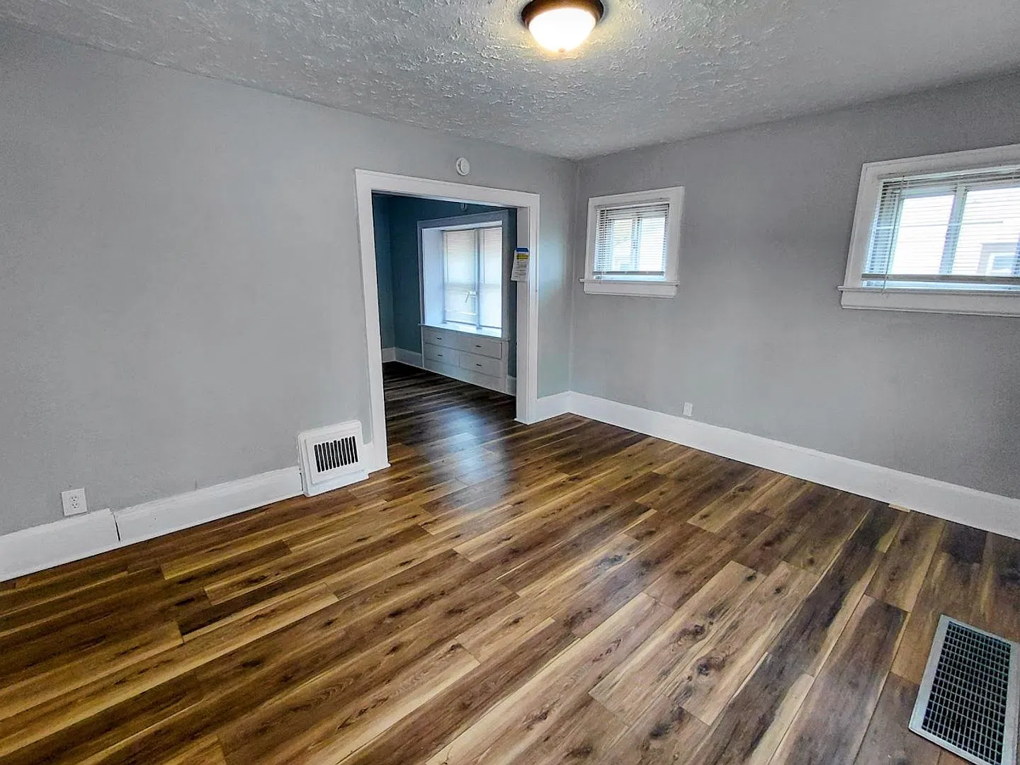 2 Bedroom, 1 Bathroom Home for Rent. — Photo 3
