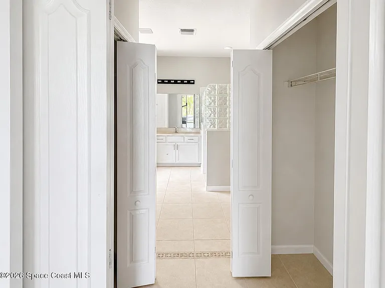 781 Glen Abbey Way — Photo 16