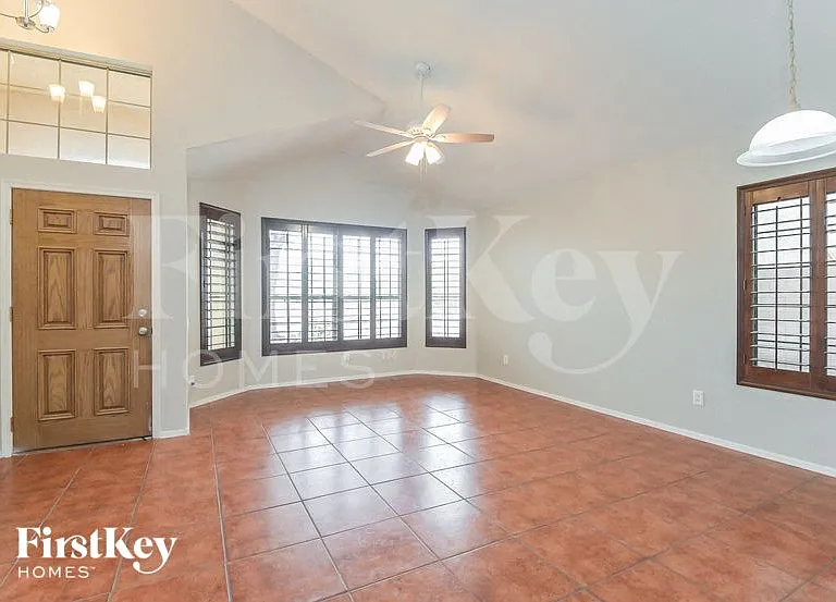 616 S Rincon Rising Rd — Photo 4