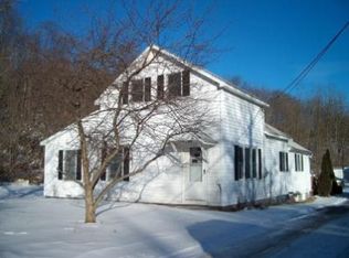 16 Stanton Rd, Clifton Park, NY 12065