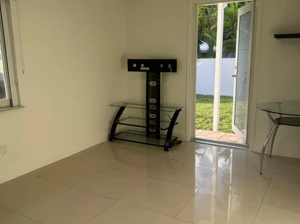 16110 NW 37th Ave, Miami Gardens, FL 33054