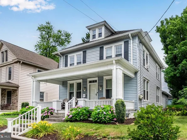 621 W Main St, Mechanicsburg, PA 17055