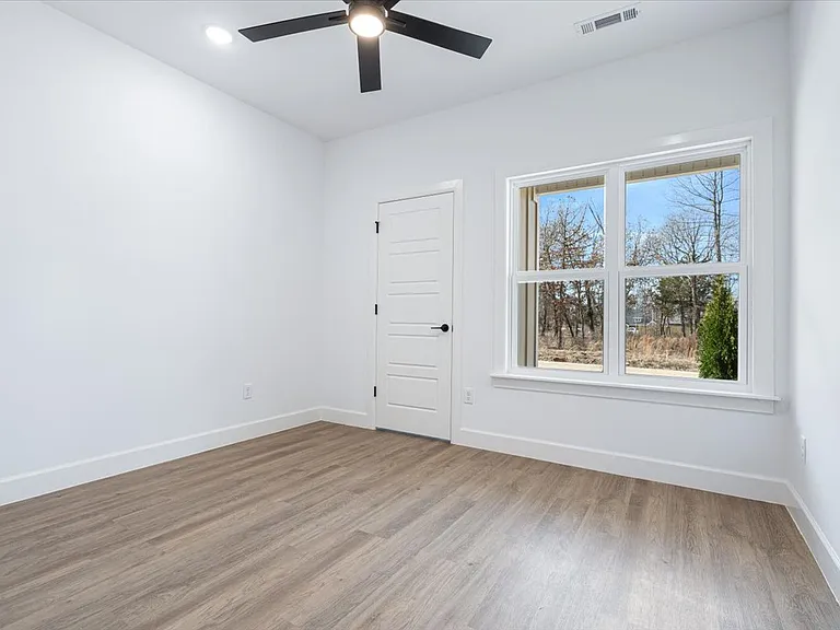 40 Hebrides Dr — Photo 18