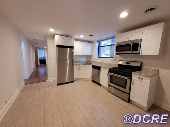 6767 N Sheridan Rd, Chicago, IL 60626