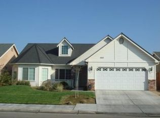 3076 N Sonora Ln, Fresno, CA