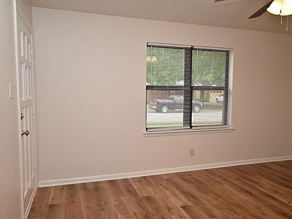 5th image of 5040 Lindale Dr