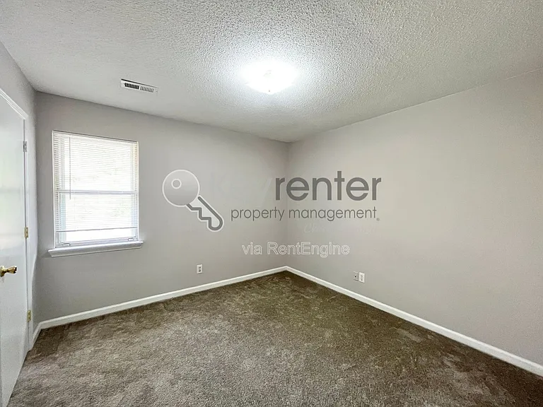 801 Ely Rd — Photo 7