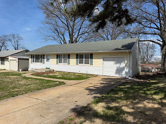 2nd image of 9109 Darnell Pl
