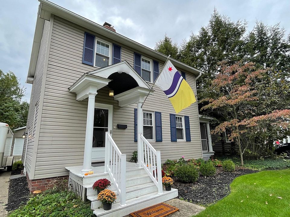 1st image of 1512 E Madison St