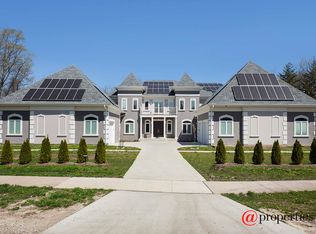 2271 Winnetka Ave, Northfield, IL 60093