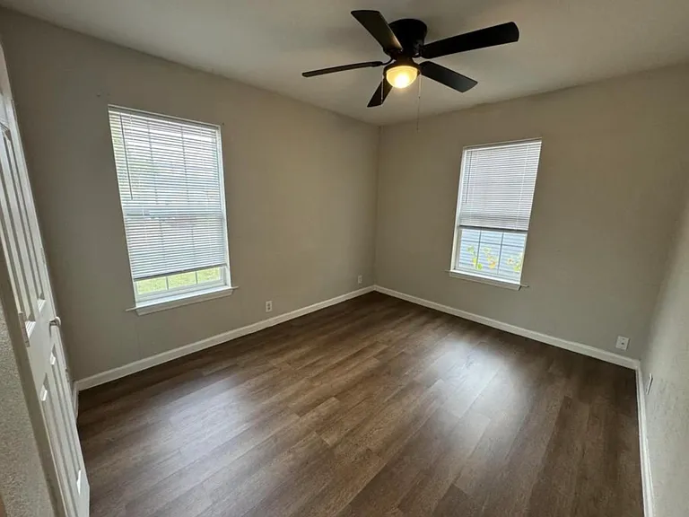410 Pine St — Photo 12