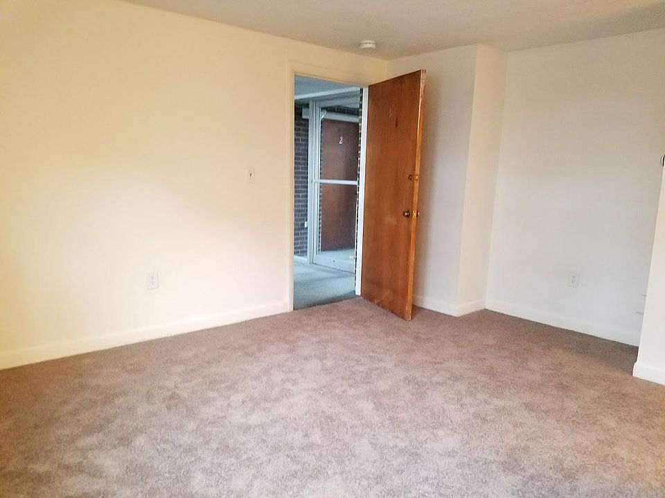 2nd image of 45 Pond St Unit 4