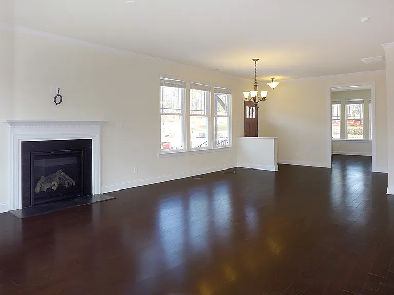 112 Bella Dr — Photo 3