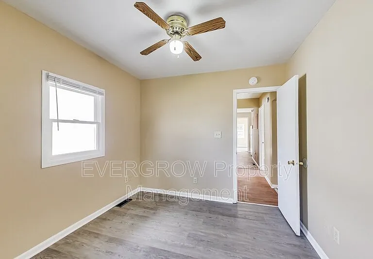 1417 N Denny St — Photo 17