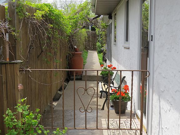5th image of 818 7th Ave SE