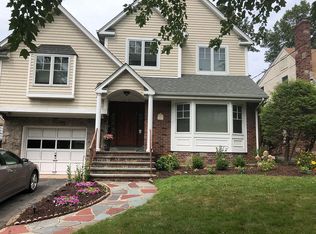 511 Grenville Ave, Teaneck, NJ 07666
