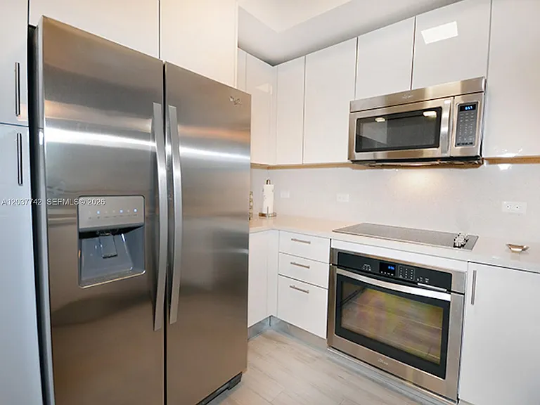 999 SW 1st Ave #1611 — Photo 7