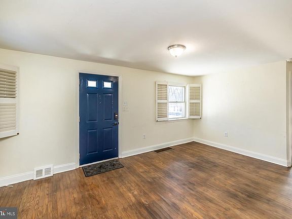 3rd image of 36 Fairview Rd