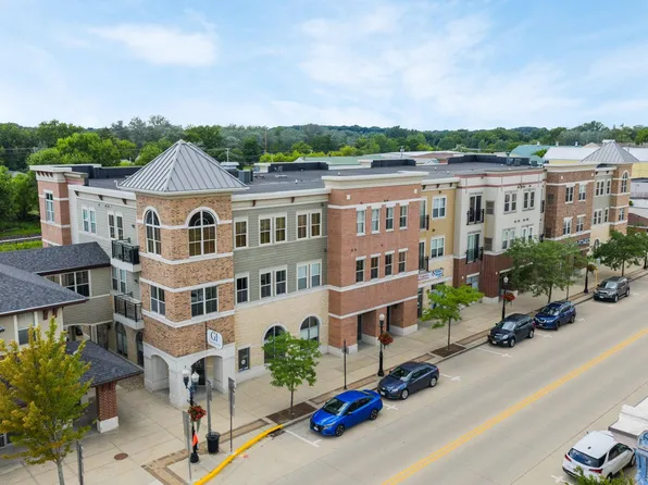 111 W Fulton St #207, Edgerton, WI 53534