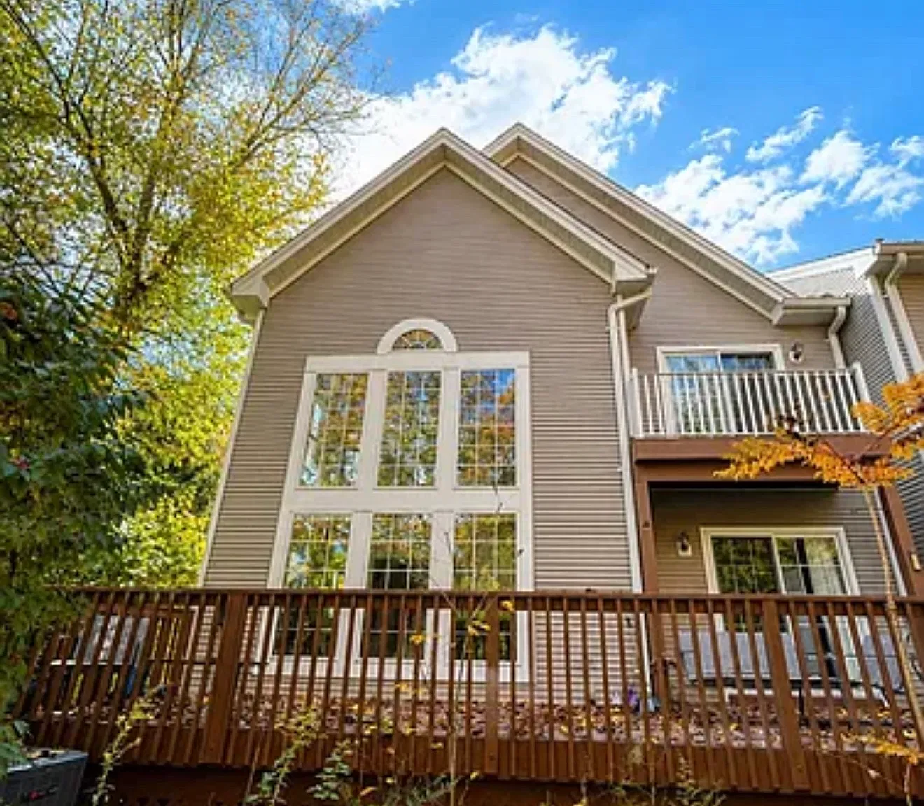 3 bed, 2.5 bath, 2154 sqft, $5,500 — Photo 2